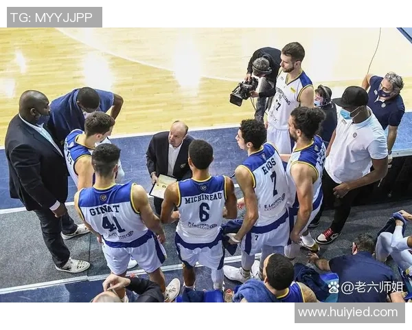 圣诞大战精彩上演鹈鹕与热火激烈对决引发球迷热议