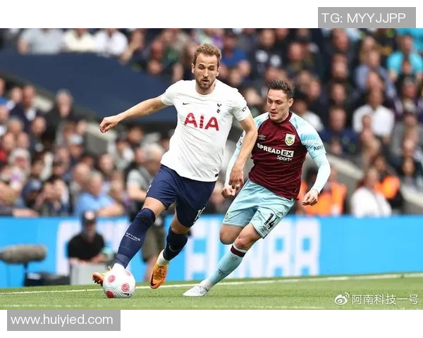 凯恩的传奇之路：从足球天才到世界级教练的蜕变与荣耀